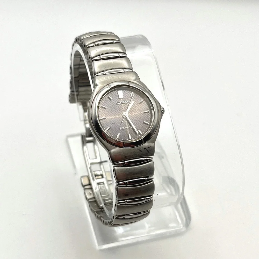 Vintage Citizen Women's Eco-Drive Solar-Tech Watch Silver Stainless Steel 26mm